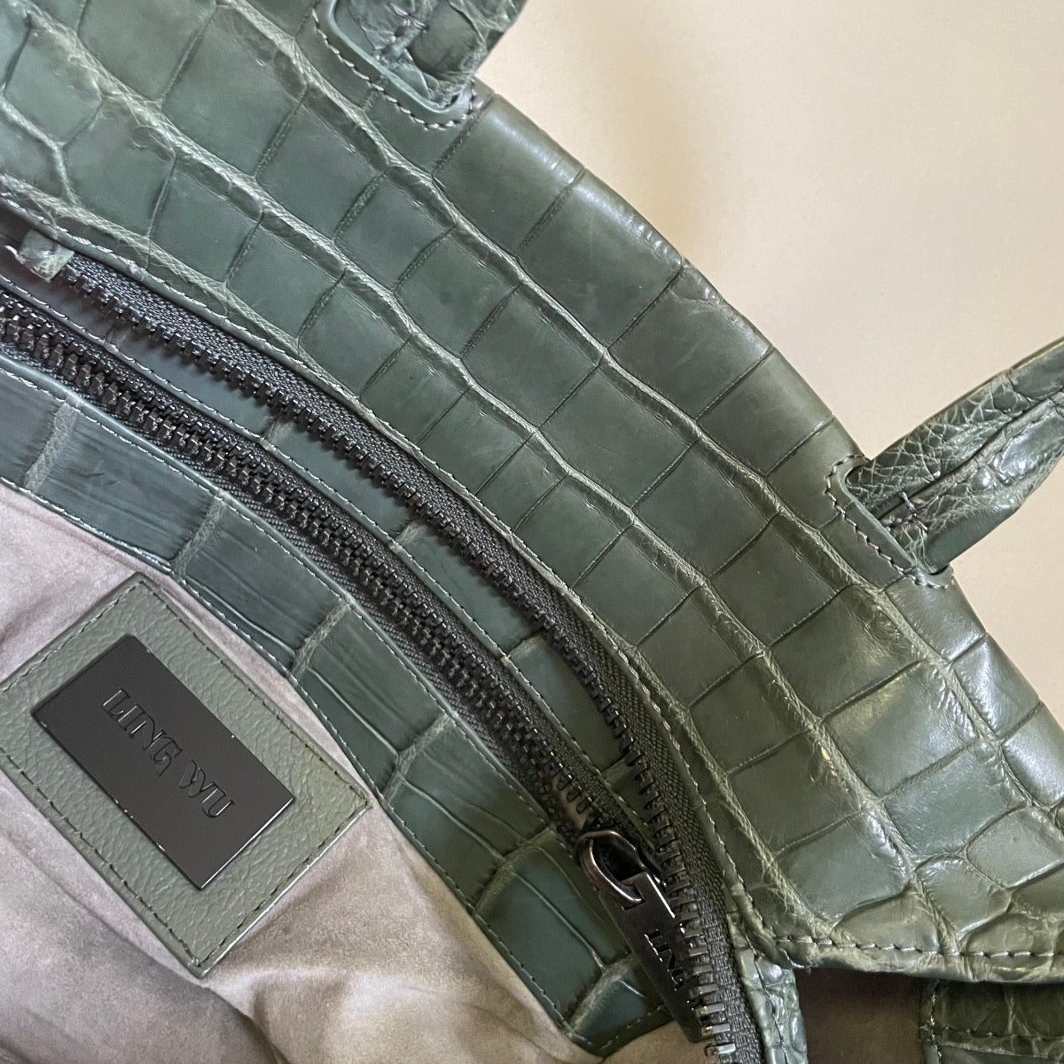 Vintage Lingwu Crocodile leather shoulder bag