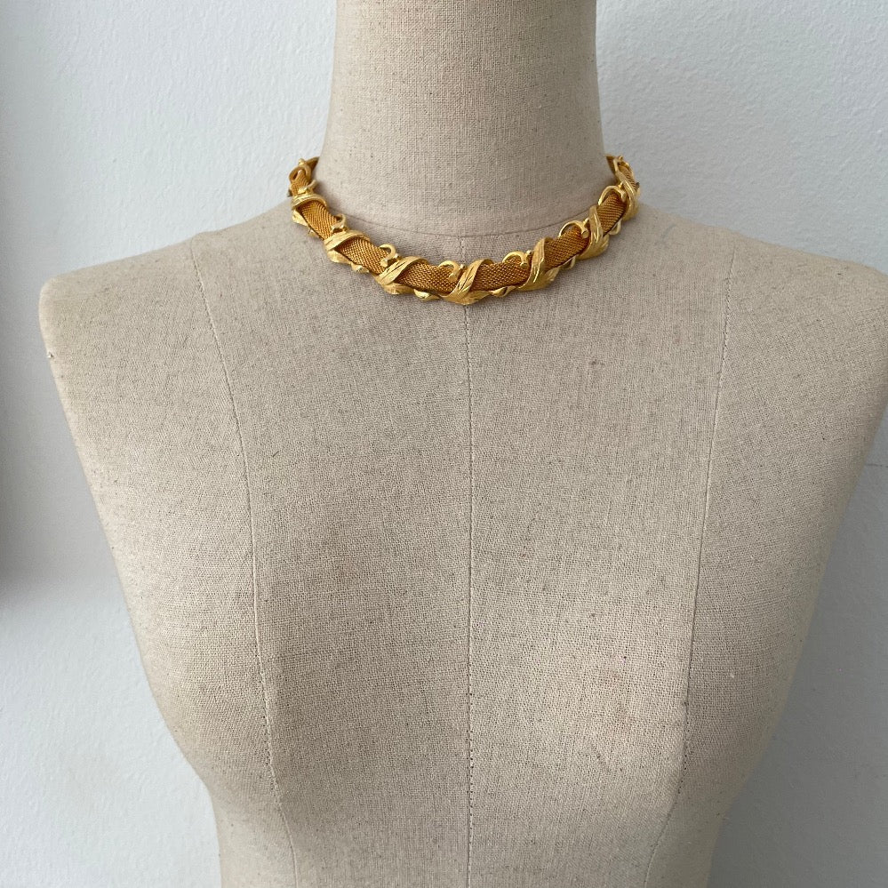 Vintage 1970s Mesh Twisted Leaf Choker Necklace