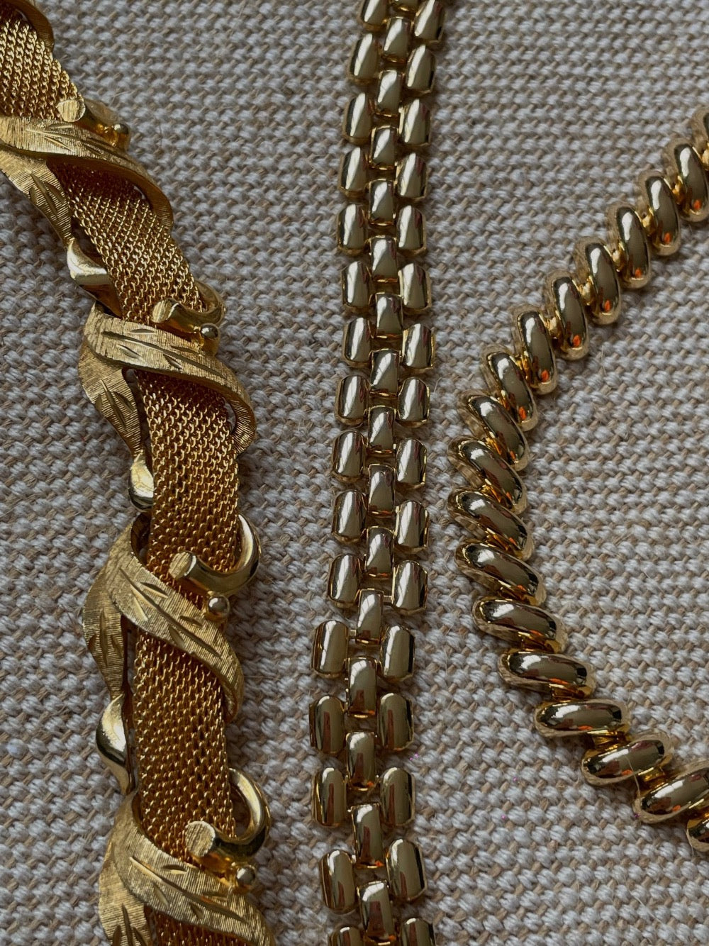 Vintage 1970s Mesh Twisted Leaf Choker Necklace