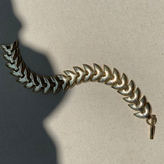 Vintage 80s Chevron Detail Gold-Tone Link Bracelet